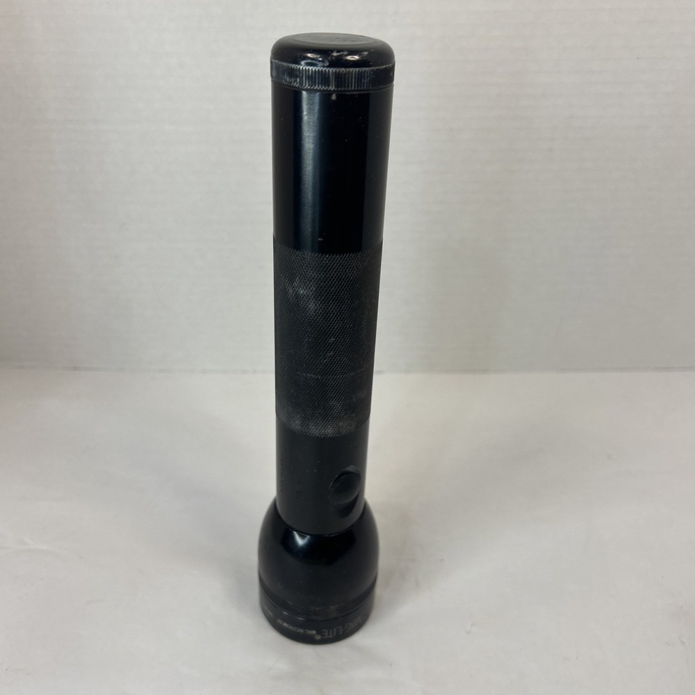 Vintage Mag-Lite Flashlight 2 D Cell Batteries Black Metal 10" Working Read
